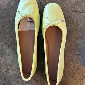 Noelsie Lea Light Green Leather Flats Size 8.5